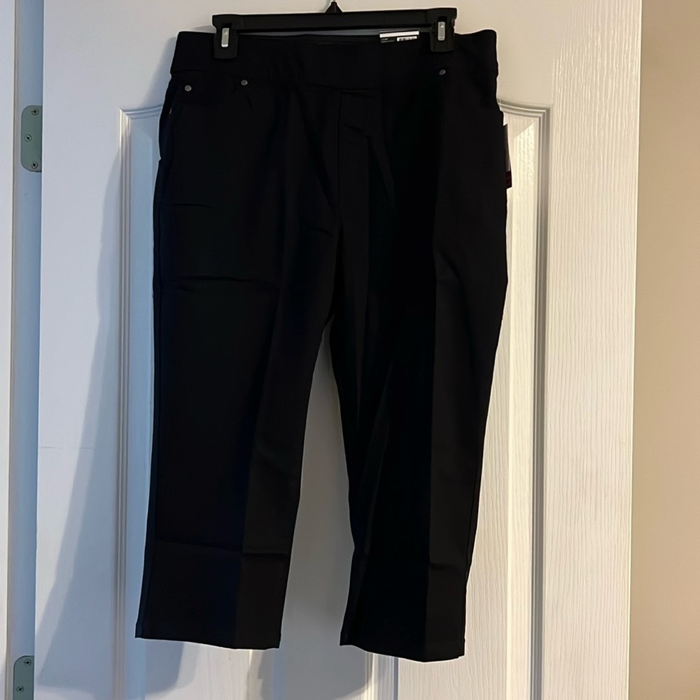 Kim Rogers 10 Petite Black Capri